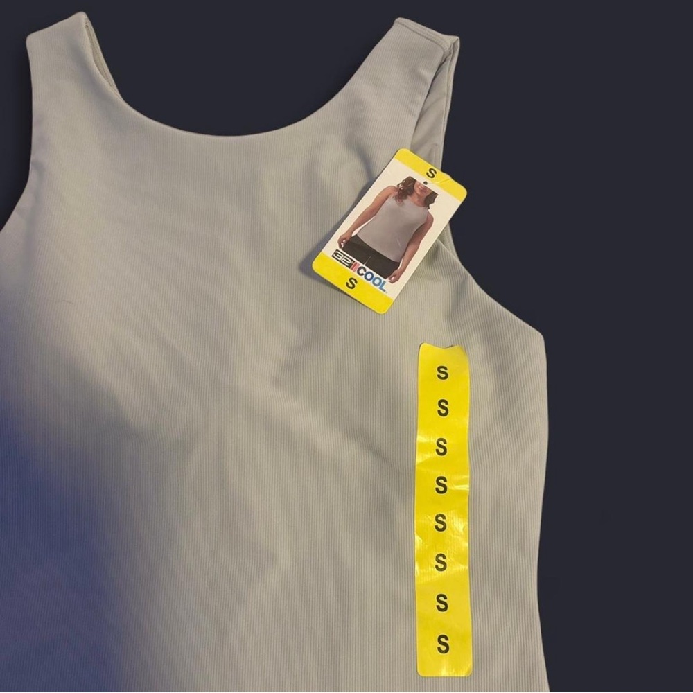 BRAND NEW 32° Degrees Baby Blue Padded Top